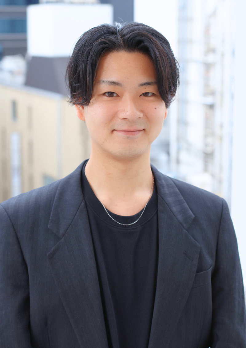 スタイリスト 村上穂高